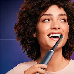 Насадка для зубної щітки Oral-B iO RB CB Ultimate Clean Black 1 шт. [105526] - мініатюра 5