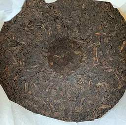 Шу пуер Yunnan Yiwu Gushu Тигр млинець 357 г - мініатюра 3
