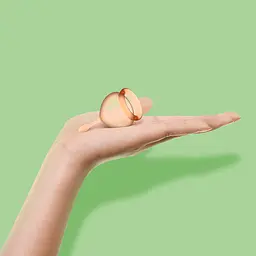 Набір менструальних чаш Satisfyer Feel Good 2 шт. помаранчевий - мініатюра 6