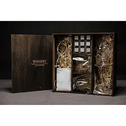 Подарунковий набір віскі Whiskey Stones з камінням для віскі в дерев'яному пеналі №3 + декантер і 2 склянки + щипці + мішечок - мініатюра 2