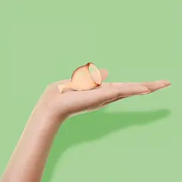 Satisfyer Feel Secure - набір менструальних чаш, 15 мл і 20 мл (Помаранчевий) - мініатюра 7