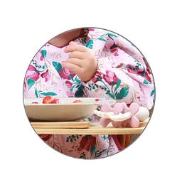 Нагрудник з довгим рукавом BabyOno Квіточки від 2 років 85x42 см (1476/01) - мініатюра 3