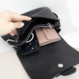 Сумка-клатч жіноча шкіряна з пряжкою Virginia Conti 02601 чорна - мініатюра 3