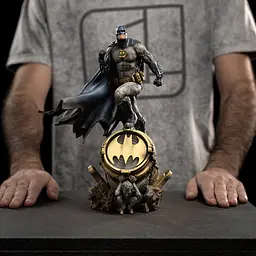 Статуетка DC Comics Batman Deluxe Exclusive - Art Scale 1/10 (Бетмен) 33 см - мініатюра 7