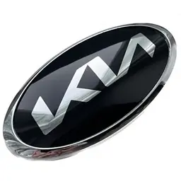 Емблема Kia NEW TYPE, чорна (новий шрифт), 183x92 мм (хромований обідок), алюміній + ABS (на скотчі + 2 ніжки) (заводська)