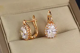 Сережки Xuping Jewelry малинки з петелькою білий камінь 1.5 см золотисті - мініатюра 2