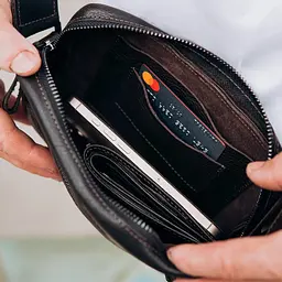 Сумка через плече компактна вертикальна GRANDE PELLE 13.5х19.5х6 см sum0028304 - мініатюра 4