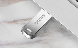 USB флеш-накопичувач SanDisk Ultra Luxe 32GB USB-A 3.1 Silver (SDCZ74-032G-G46) [114232] - мініатюра 5