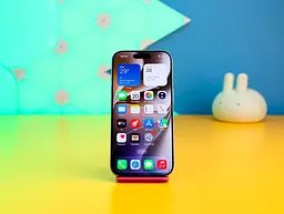 Смартфон Apple iPhone 16 Pro 256GB White Titanium (MYNJ3) Б/У [175230] - мініатюра 2