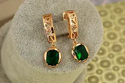 Серьги подвески Xuping Jewelry рифма с зеленым камнем 3 см золотистые - миниатюра 2