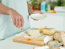 Ніж для м'якого сиру Fiskars Functional Form (1015987) - мініатюра 4