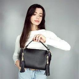 Сумка жіноча шкіряна Virginia Conti 03899 чорна з китицями - мініатюра 2