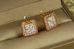 Сережки Xuping Jewelry вічність з білим каменем 1,3 см золотисті - мініатюра 2