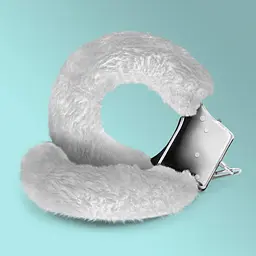 Наручники Crushious Love Cuffs Furry (білий) - мініатюра 6