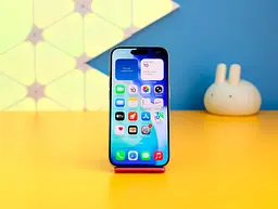 Смартфон Apple iPhone 15 Pro 256GB White Titanium (MTV43) Б/В [174625] - мініатюра 2
