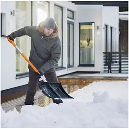 Скрепер для прибирання снігу Fiskars SnowXpert Snow Pusher (1062828) - мініатюра 4