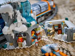 Конструктор LEGO City Арктичний дослідницький експрес 1517 деталей (60470) - мініатюра 13