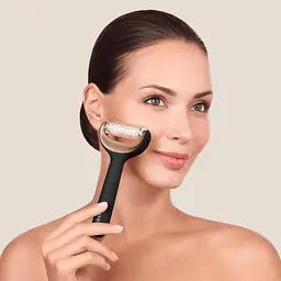 Електронний ролик для обличчя та тіла з мікроголками GESKE MicroNeedle Face & Body Roller 8 в 1 сірий - мініатюра 9