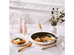 Сковорода звичайна Le Creuset Signature 28 см Meringue (20258287160422) - мініатюра 7