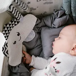 Іграшка-обіймашка BabyOno Панда з шурхотінням для малюків 20.5х15.5 см (2136278052) - мініатюра 7