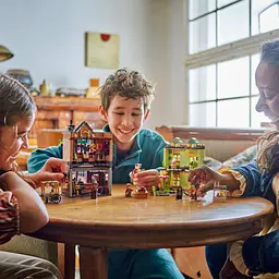 Конструктор LEGO Harry Potter Якісні товари для квідичу і кафе з морозивом 795 деталей (76452) - мініатюра 14