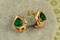 Сережки Xuping Jewelry трикветр із зеленим каменем 1,4 см золотисті