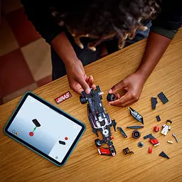 Конструктор LEGO Speed ​​Champions Автомобіль для перегонів MoneyGram Haas F1 Team VF-24, 242 деталі (77250) - мініатюра 4