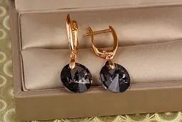 Сережки підвіски Xuping Jewelry Сваровські Балет із чорними каменями 3,2 см золотисті - мініатюра 2