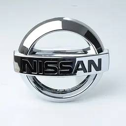 Емблема для Nissan Teana 88 x 75 мм / пластикова / скотч 3М зад