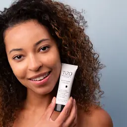 Денний крем з легким відтінком TiZO Photoceutical Skincare AM Replenish Lightly Tinted SPF 40, 50 г - мініатюра 5