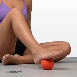 Масажний м'ячик EasyFit каучук 6.5 см помаранчевий - мініатюра 4