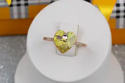 Кільце Xuping Jewelry сердечко Сваровскі біле хамелеон р 16 золотисте