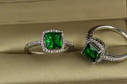 Кільце Xuping Jewelry зелений квадрат в оправі з дрібних фіанітів 18 р сріблясте - мініатюра 2