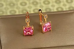 Сережки Xuping Jewelry Айсберг з рожевим каменем 1,5 см золотисті