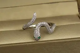 Кільце Xuping Jewelry розсувне змія із зеленими очками р 18+ сріблясте