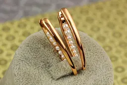 Сережки Xuping Jewelry стрілки з дрібними перлинами 3.5 см золотисті - мініатюра 3