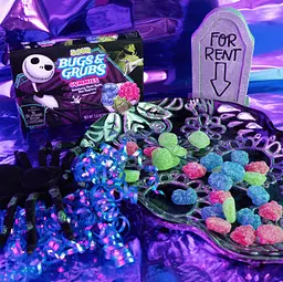 Жувальні цукерки Disney The Nightmare Before Christmas Bugs and Grubs Gummy Candy Halloween 85г - мініатюра 3