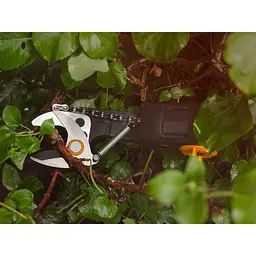 Акумуляторний сучкоріз до 32 мм Fiskars eLopper Bypass 130-170 см, БЕЗ АКБ (1082299) - мініатюра 5