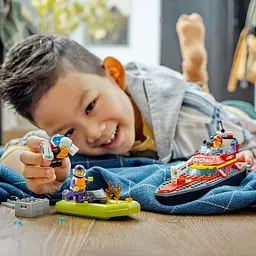 Конструктор LEGO City Човен пожежної бригади, 144 деталей (60373) - мініатюра 4
