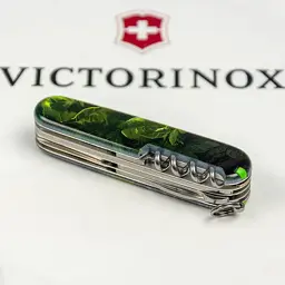 Ніж Victorinox Huntsman Zodiac 91 мм Зелений дерев'яний дракон (1.3713.3_Z3240p) - мініатюра 7