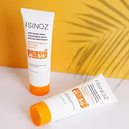 Сонцезахисний крем для обличчя Sinoz Anti Dark Spot Sunscreen SPF50+ проти темних плям 50 мл - мініатюра 2