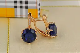 Сережки Xuping Jewelry з великим синім каменем шестигранна оправа 2 см золотисті - мініатюра 2