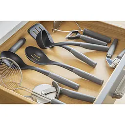 Ложка для сервіровки KitchenAid Coreline з прорізами сіра (KAS004OHCGG) - мініатюра 9