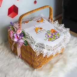 Вишита серветка на пасхальний кошик з ажурним мереживом 40х60 см №36, Kitchen Master Білий 86067 - мініатюра 3