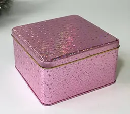 Банка Чеканка рожева 450 г квадратна 15.5x15.5x8.3 см