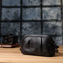 Жіноча сумка з м'якої натуральної шкіри з акцентом на драпірування Vintage 22896 чорна - мініатюра 7