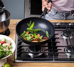 Сковорода-вок KitchenAid CFA 28 см чорна СС003294-001 - мініатюра 3