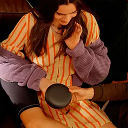 Портативна акустика Bang & Olufsen Beosound A1 2nd Gen Grey Mist [1734001] [81380] - мініатюра 9