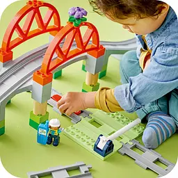 Конструктор LEGO DUPLO Додатковий набір. Залізничний міст і колії 42 деталі (10426) - мініатюра 9