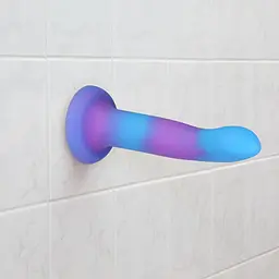 Фалоімітатор Addiction Rave 8″, що світиться в темряві, Glow in the Dark Dildo Blue Purple, 20,3 см - мініатюра 6